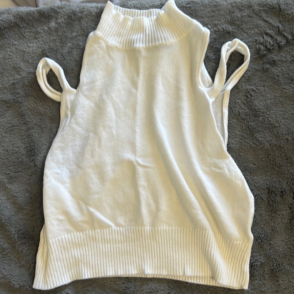 Turtle neck lightweight crop top
